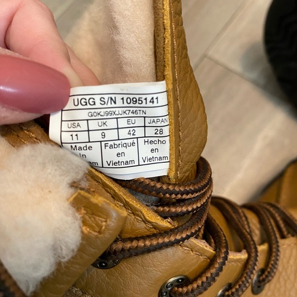 UGG Women Adirondack III Waterproof Chestnut Boots MSRP $250 Sz 11 - Picture 9 of 11